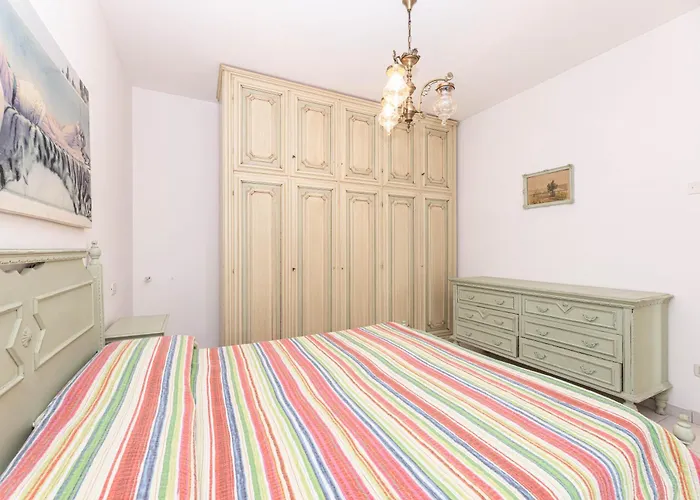 Sale Marino - Goelba *